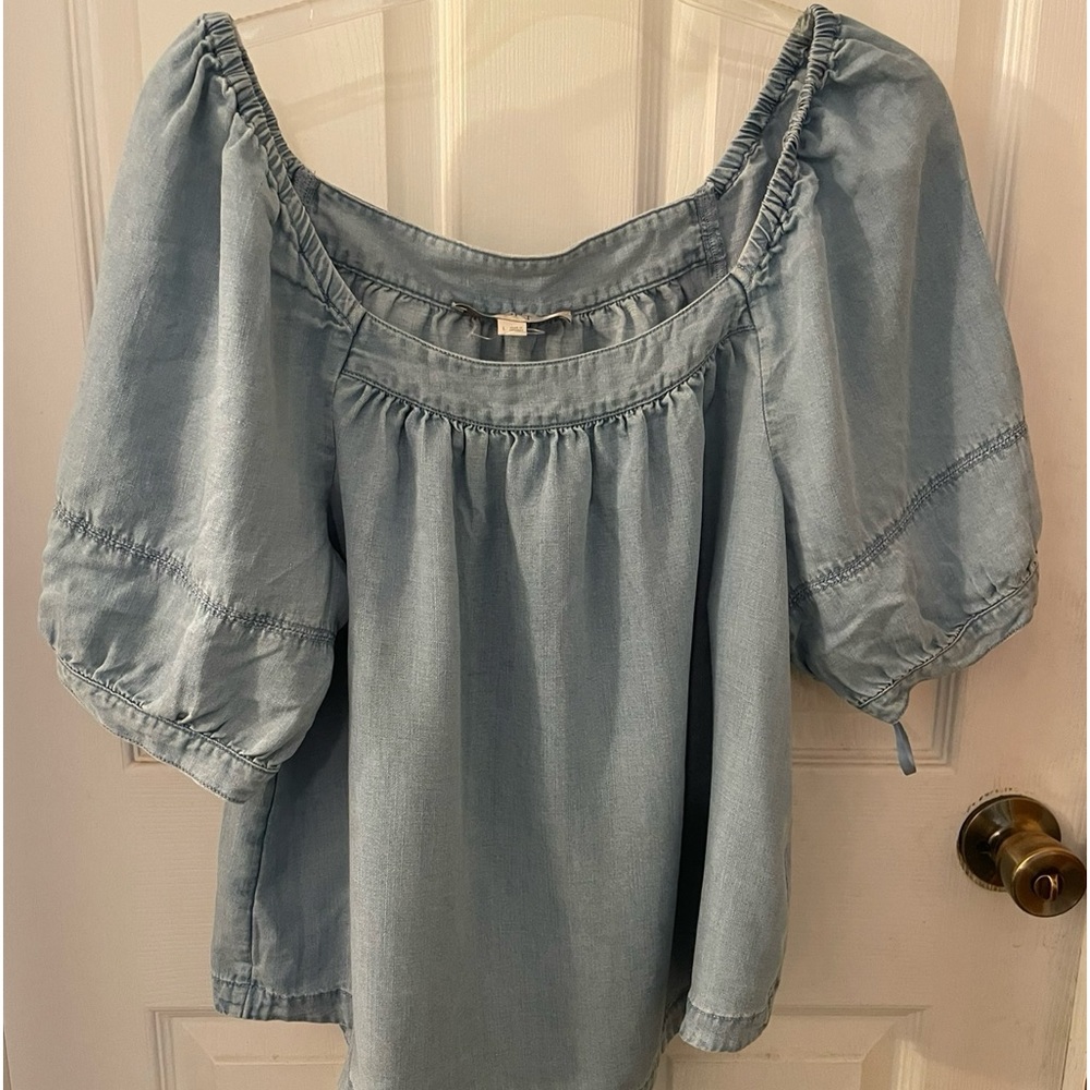 Puffed sleeve denim shirt